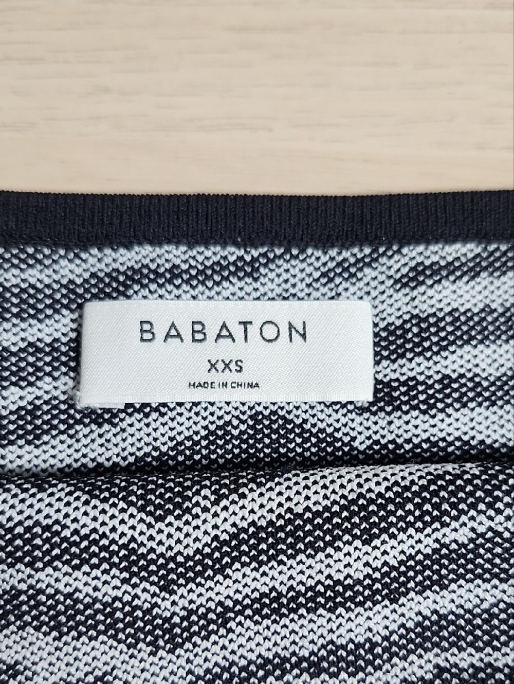 ARITZIA BABATON Zebra knit crop tube top - Picture 5 of 10